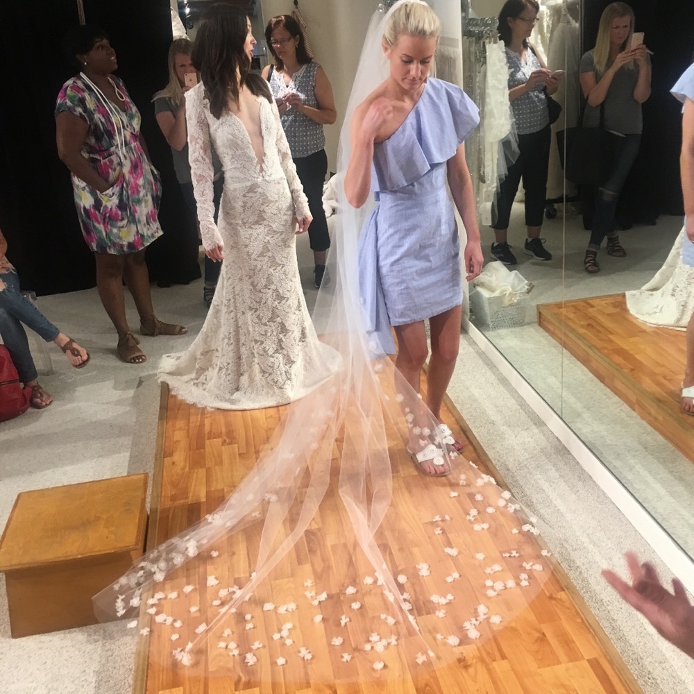 Vera Wang Veil - Long Chapel with Floral Appliqué